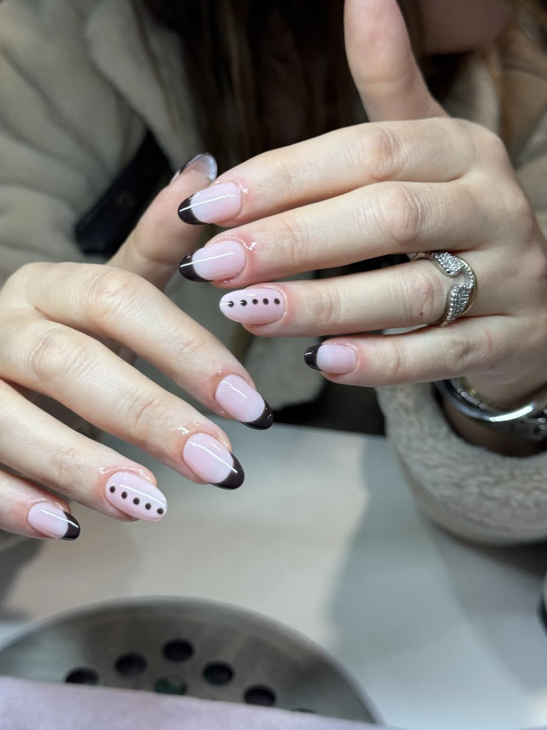French noire et pois